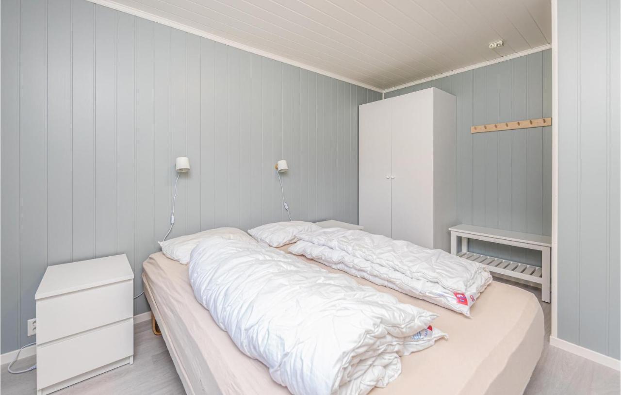 Cozy Home In Fjaerland With House A Mountain View المظهر الخارجي الصورة