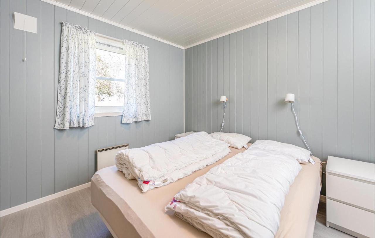 Cozy Home In Fjaerland With House A Mountain View المظهر الخارجي الصورة