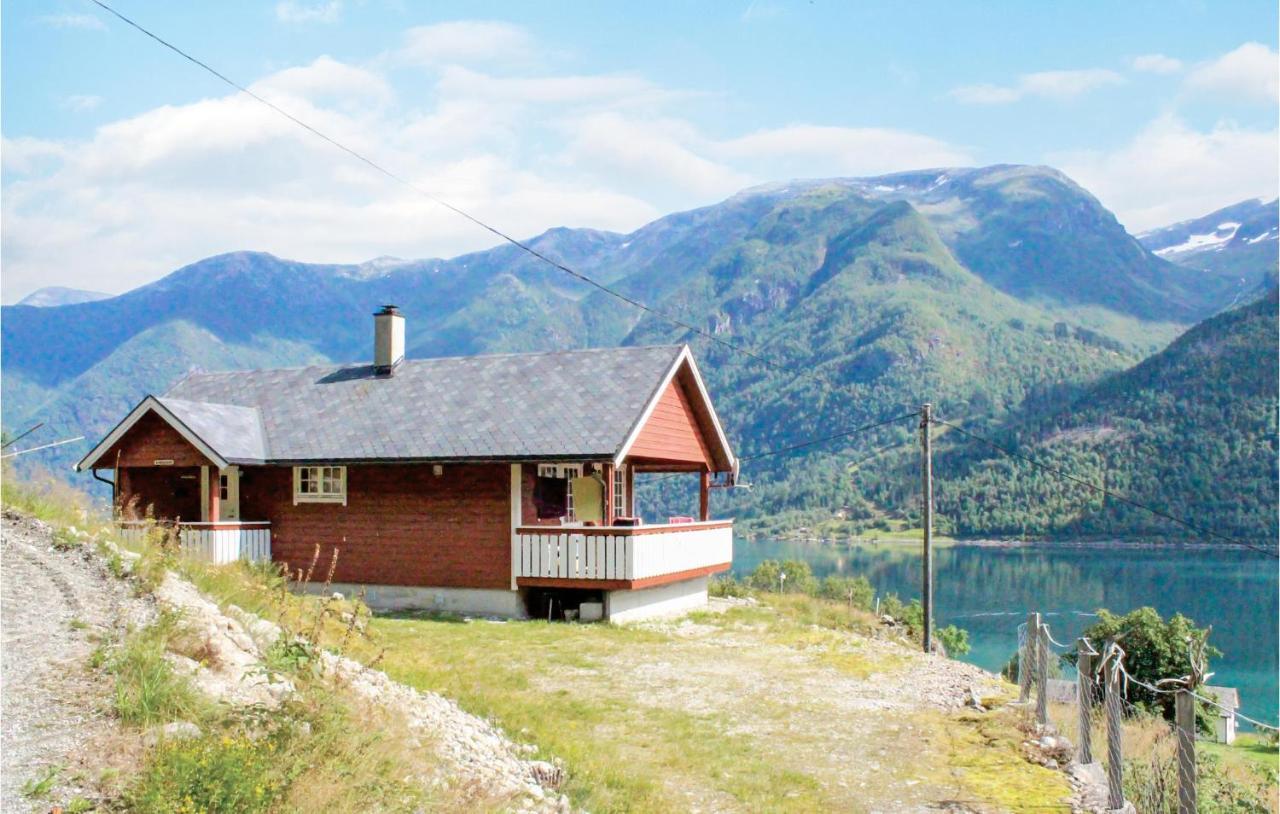 Cozy Home In Fjaerland With House A Mountain View المظهر الخارجي الصورة