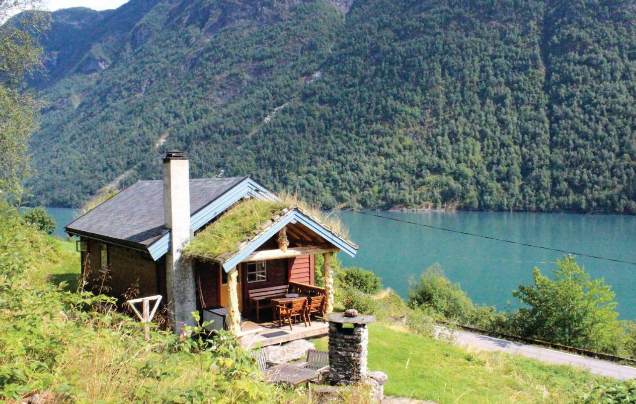 Cozy Home In Fjaerland With House A Mountain View المظهر الخارجي الصورة
