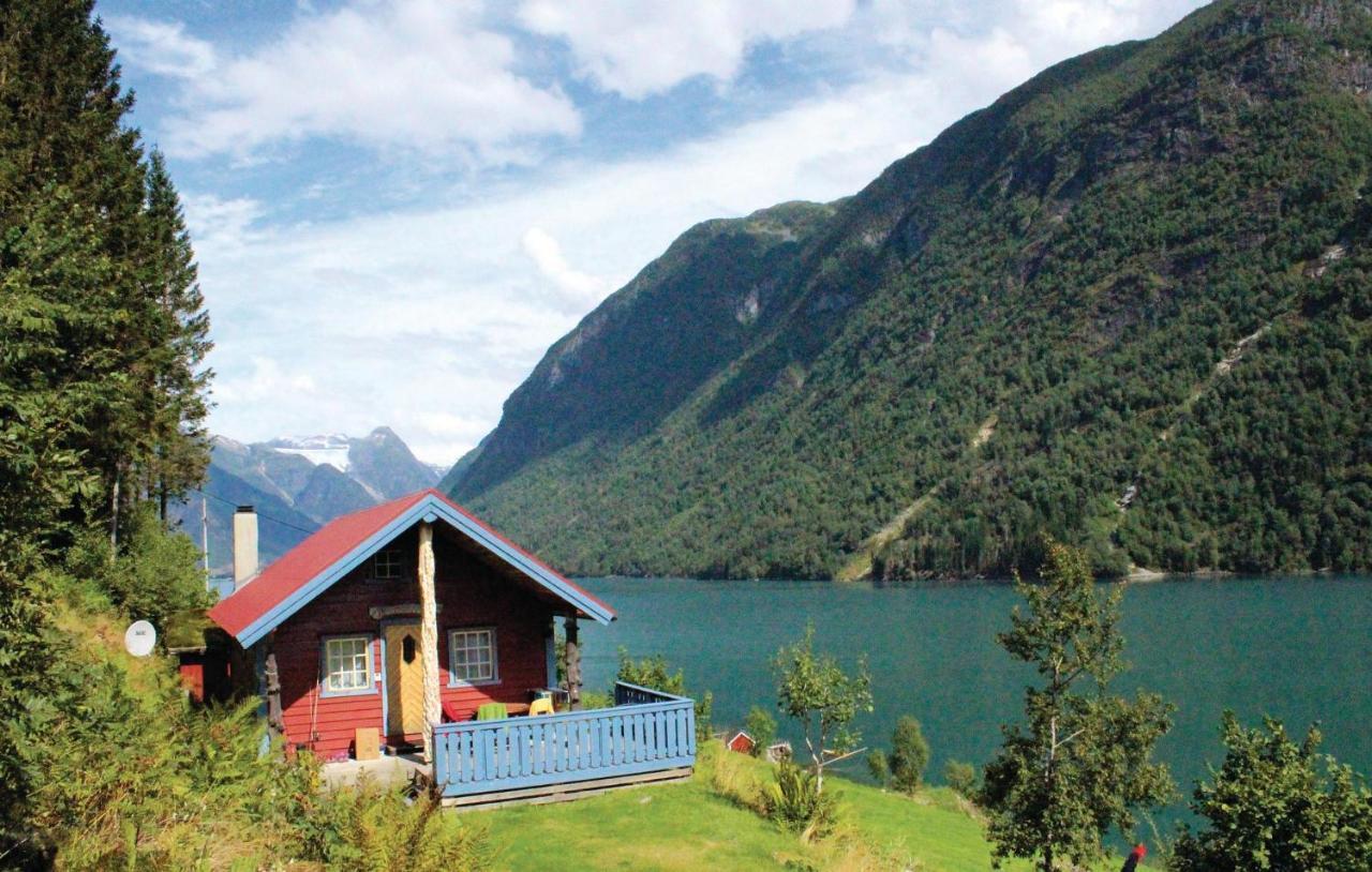 Cozy Home In Fjaerland With House A Mountain View المظهر الخارجي الصورة